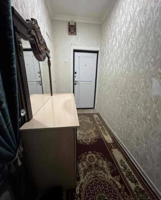 Uy rasmi 1