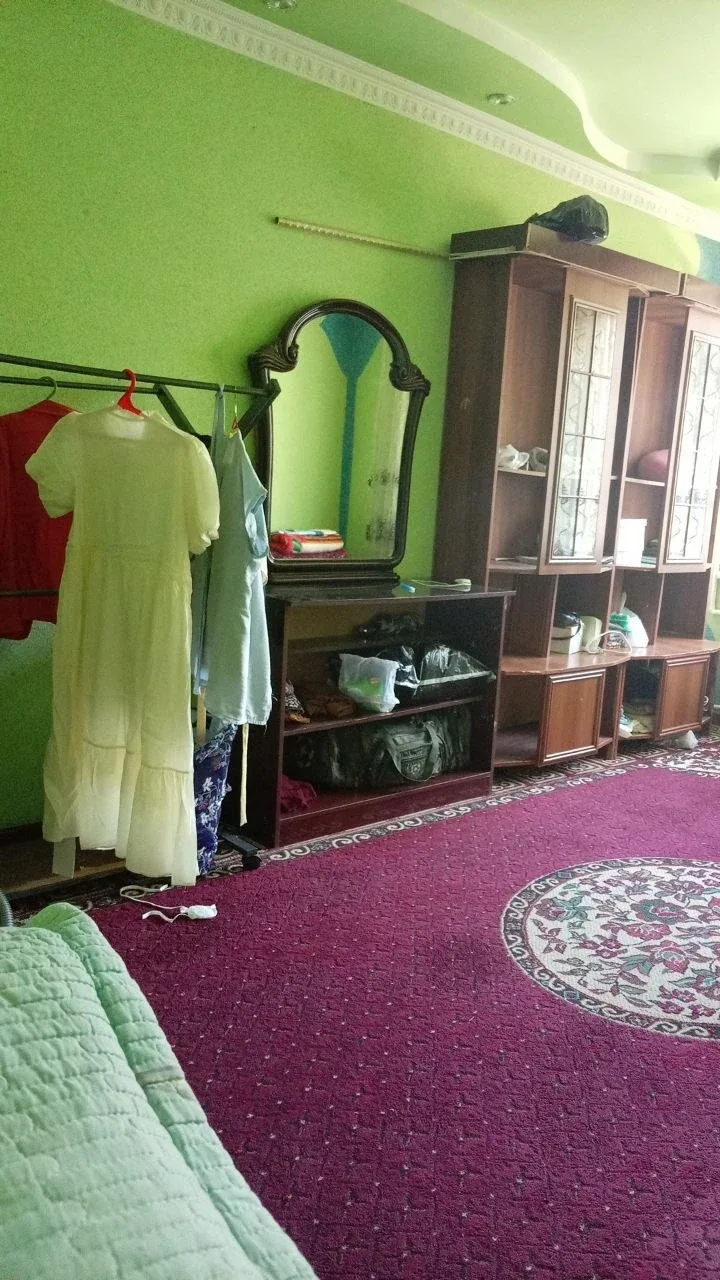 Uy rasmi 1