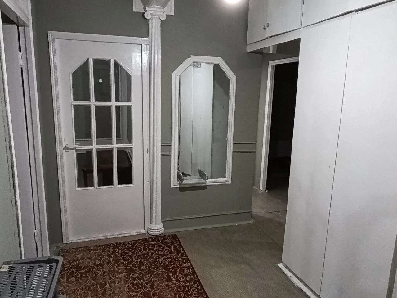 Uy rasmi 4