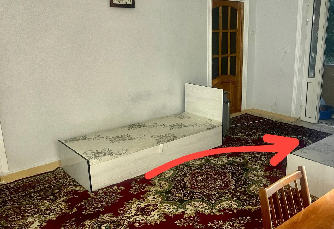 Uy rasmi 4