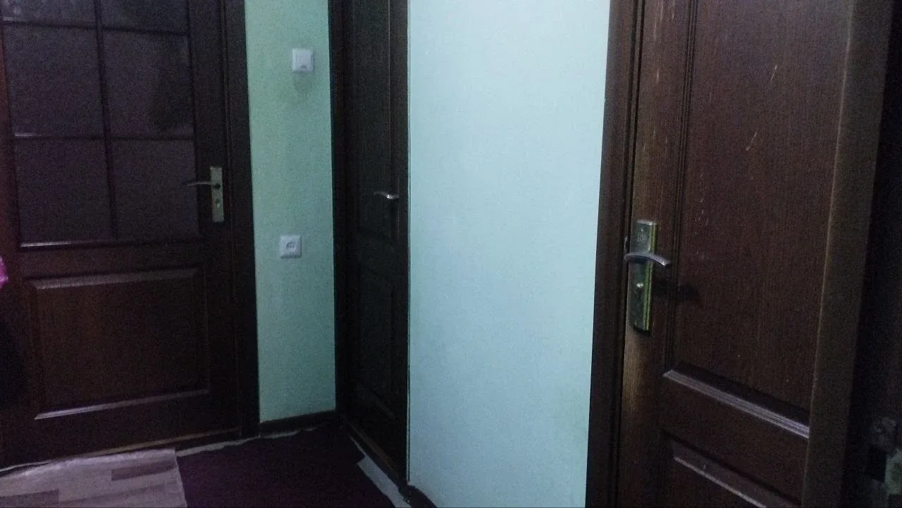 Uy rasmi 4