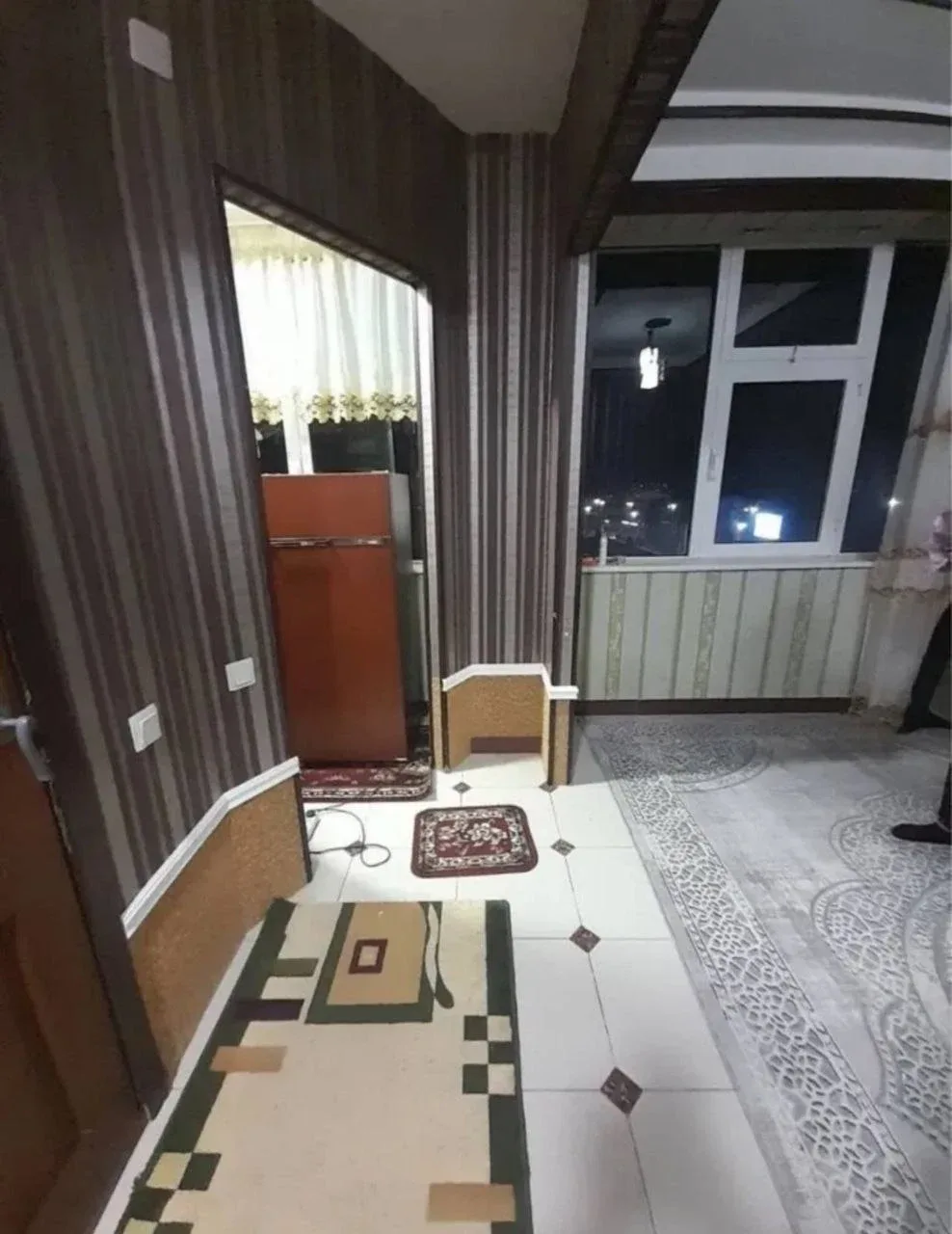 Uy rasmi 1