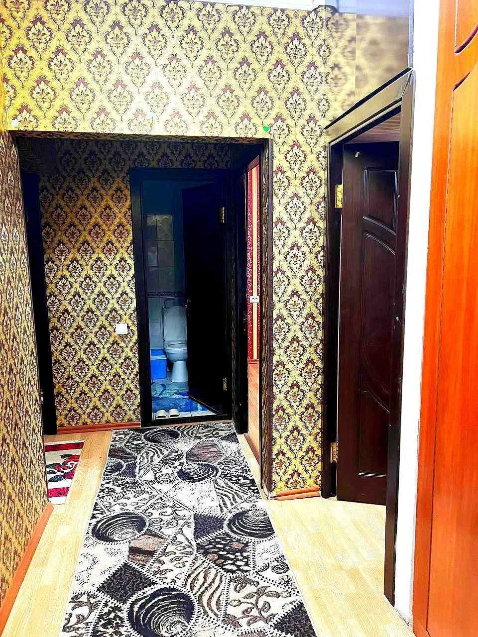 Uy rasmi 1