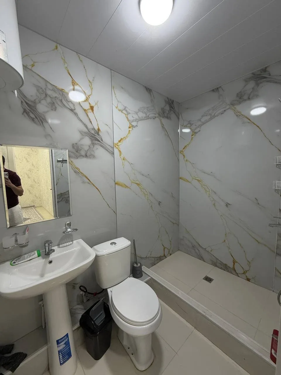 Uy rasmi 3