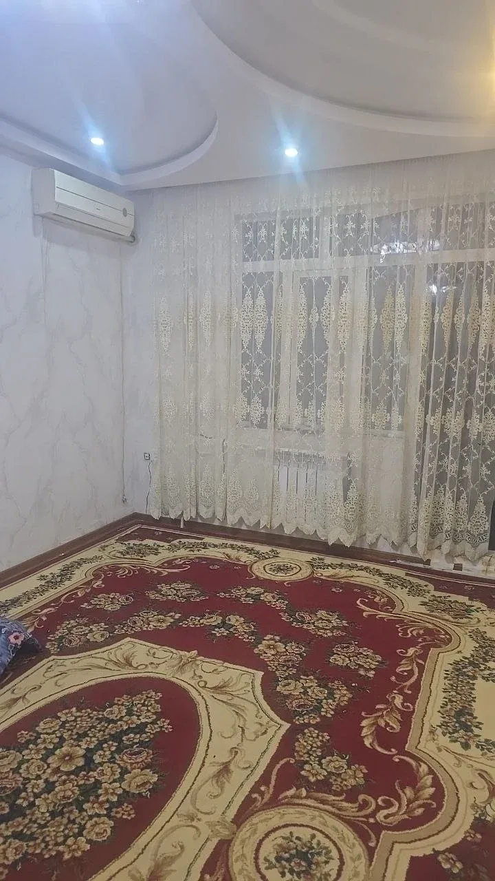 Uy rasmi 1