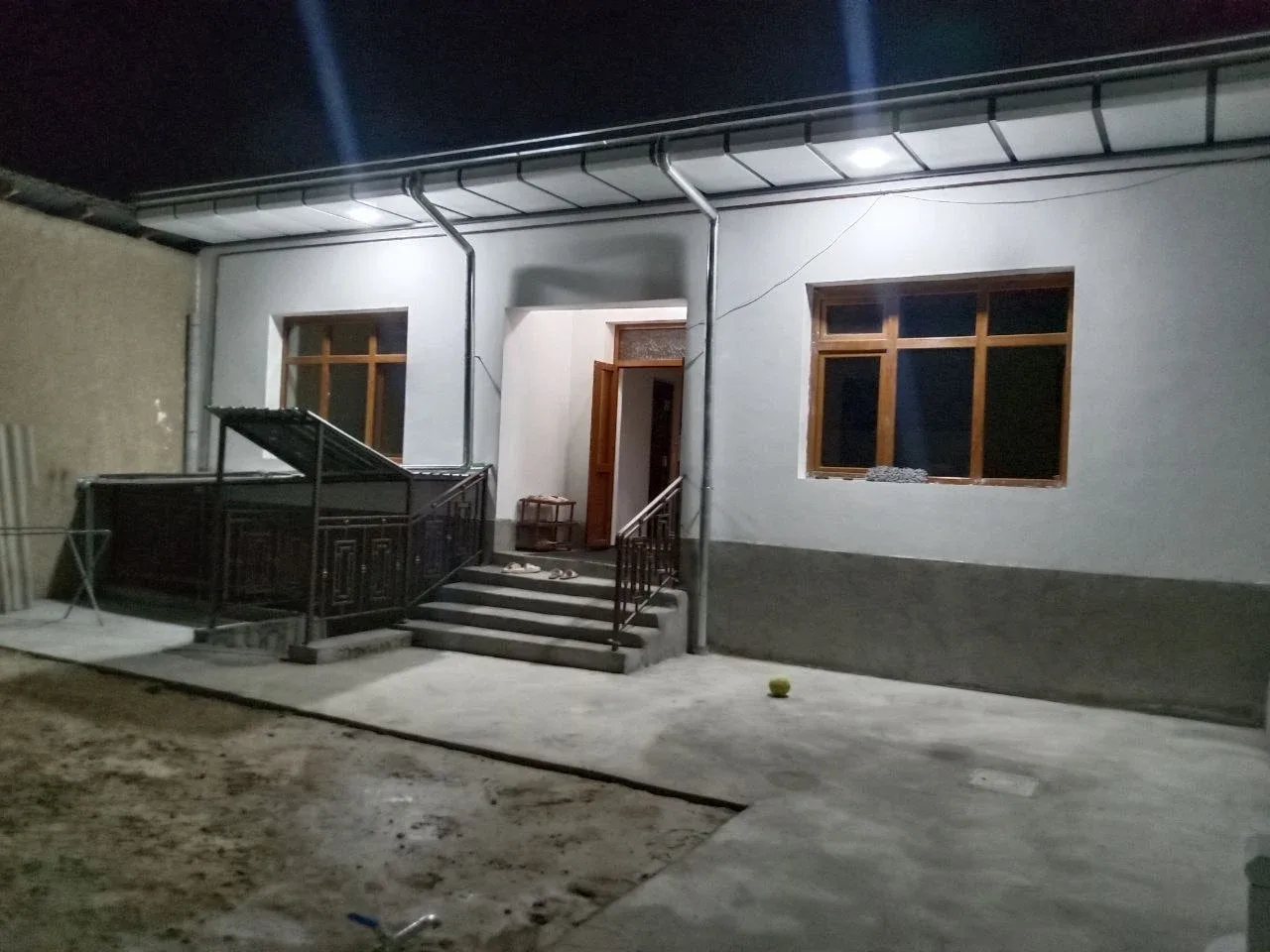 Uy rasmi 2