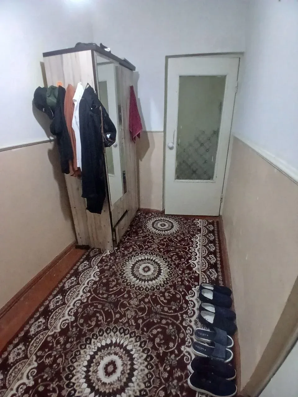 Uy rasmi 3
