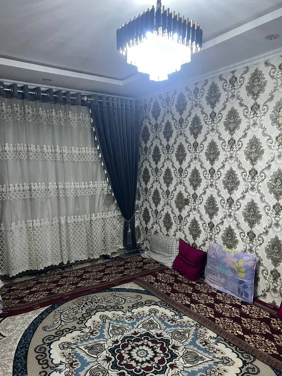 Uy rasmi 1