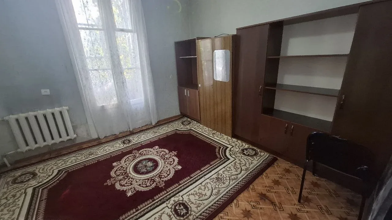 Uy rasmi 1
