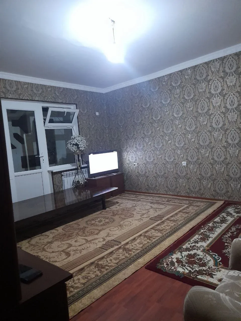 Uy rasmi 3