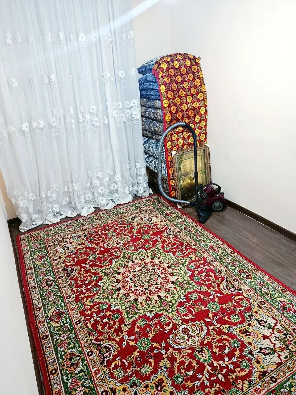 Uy rasmi 1