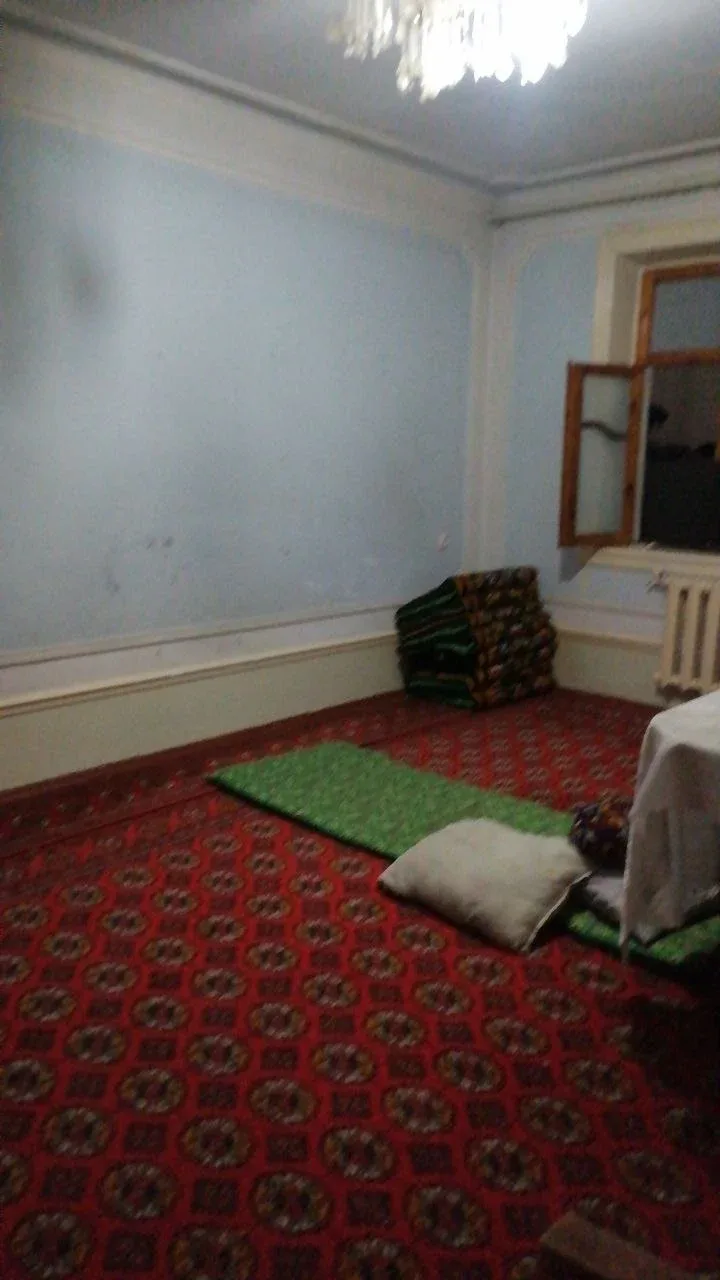 Uy rasmi 1