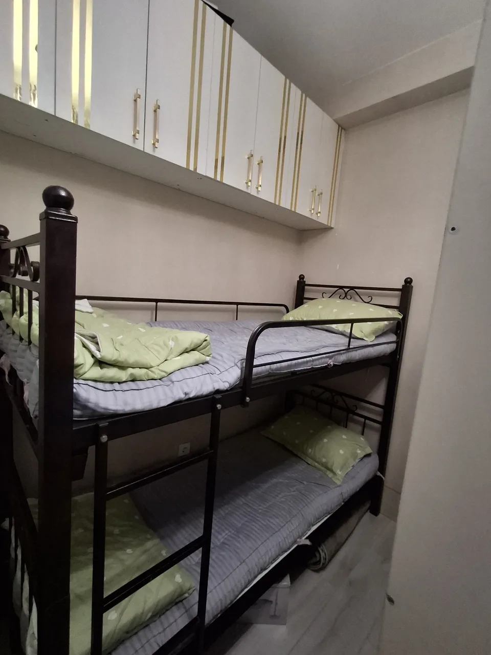 Uy rasmi 1
