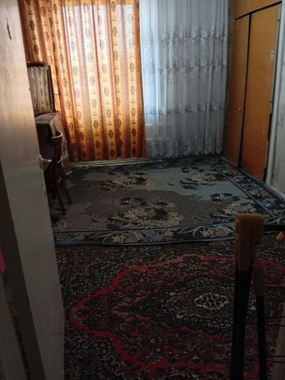 Uy rasmi 1