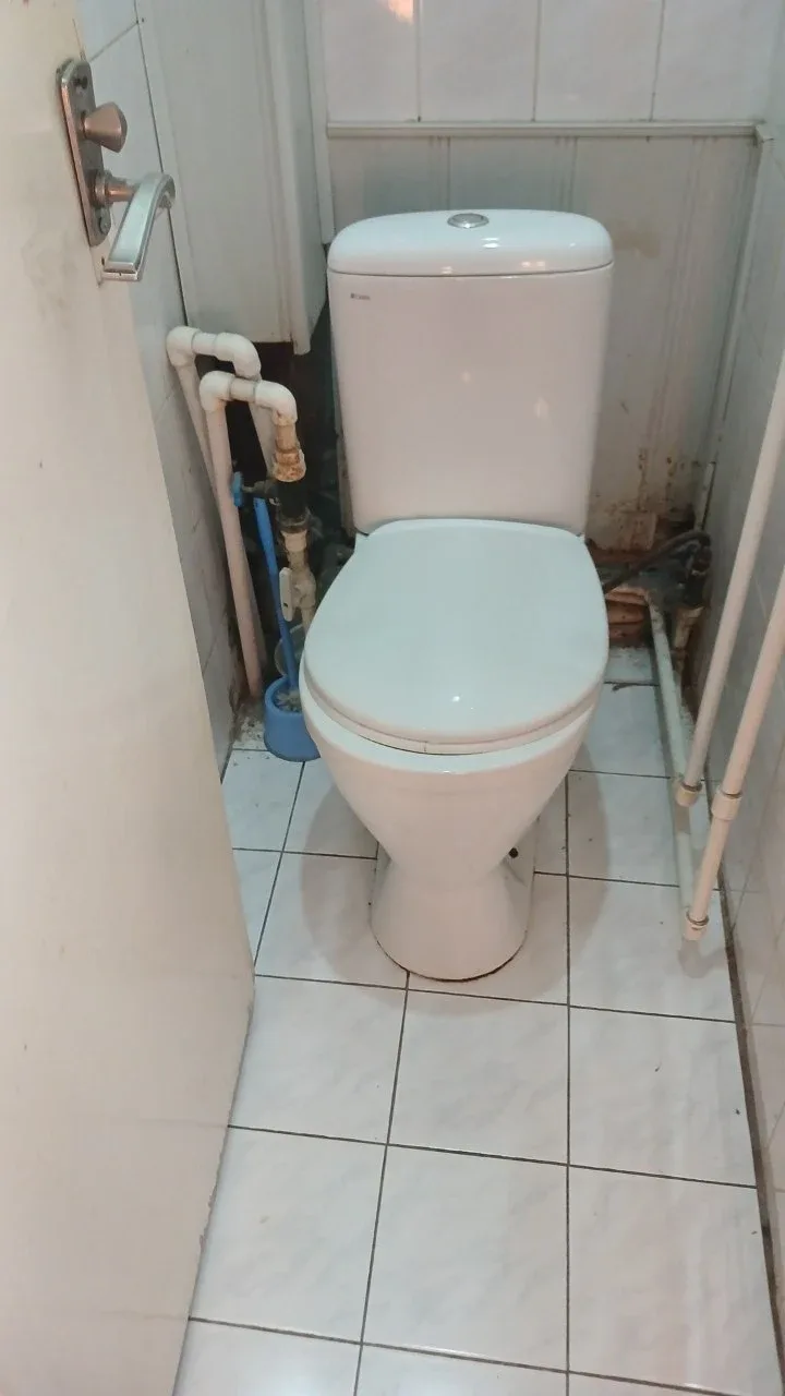 Uy rasmi 6