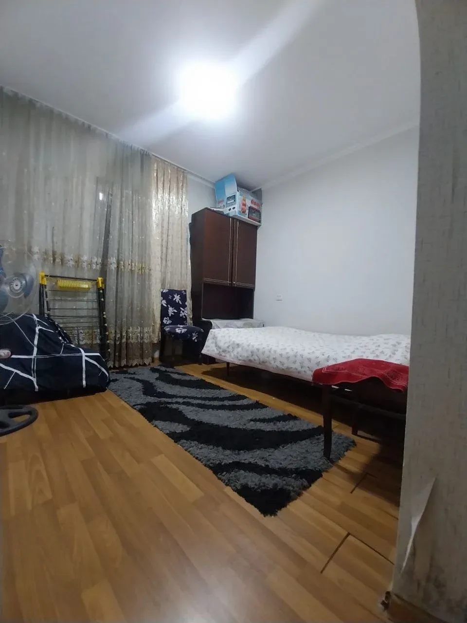 Uy rasmi 1