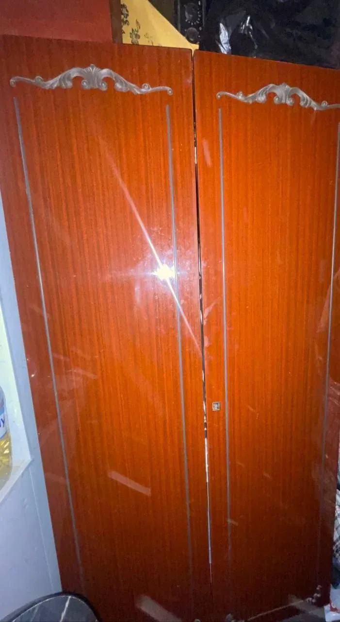 Uy rasmi 1