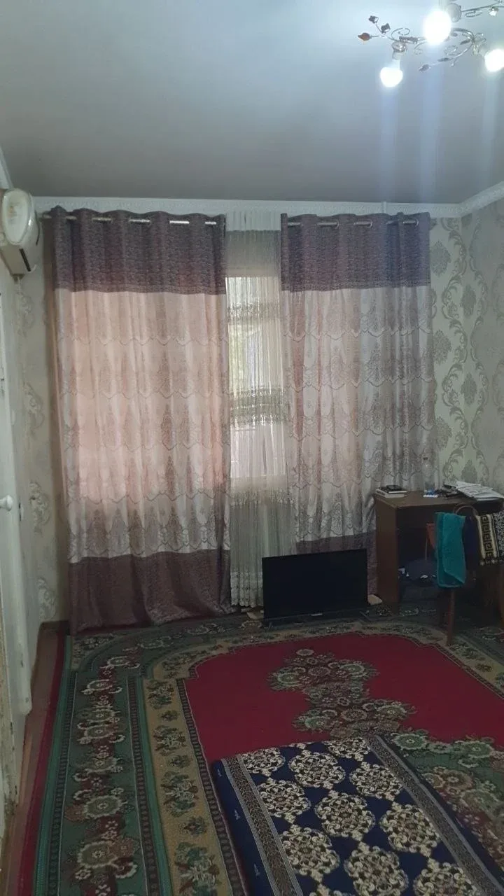 Uy rasmi 1