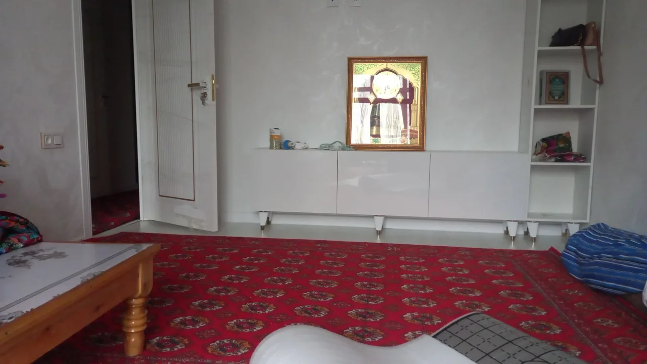 Uy rasmi 1