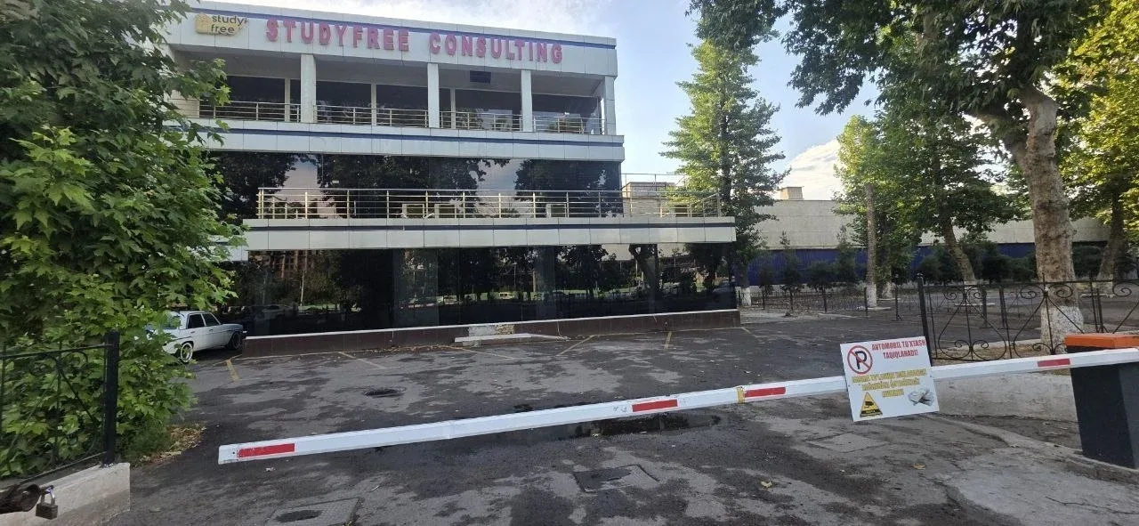 Uy rasmi 1