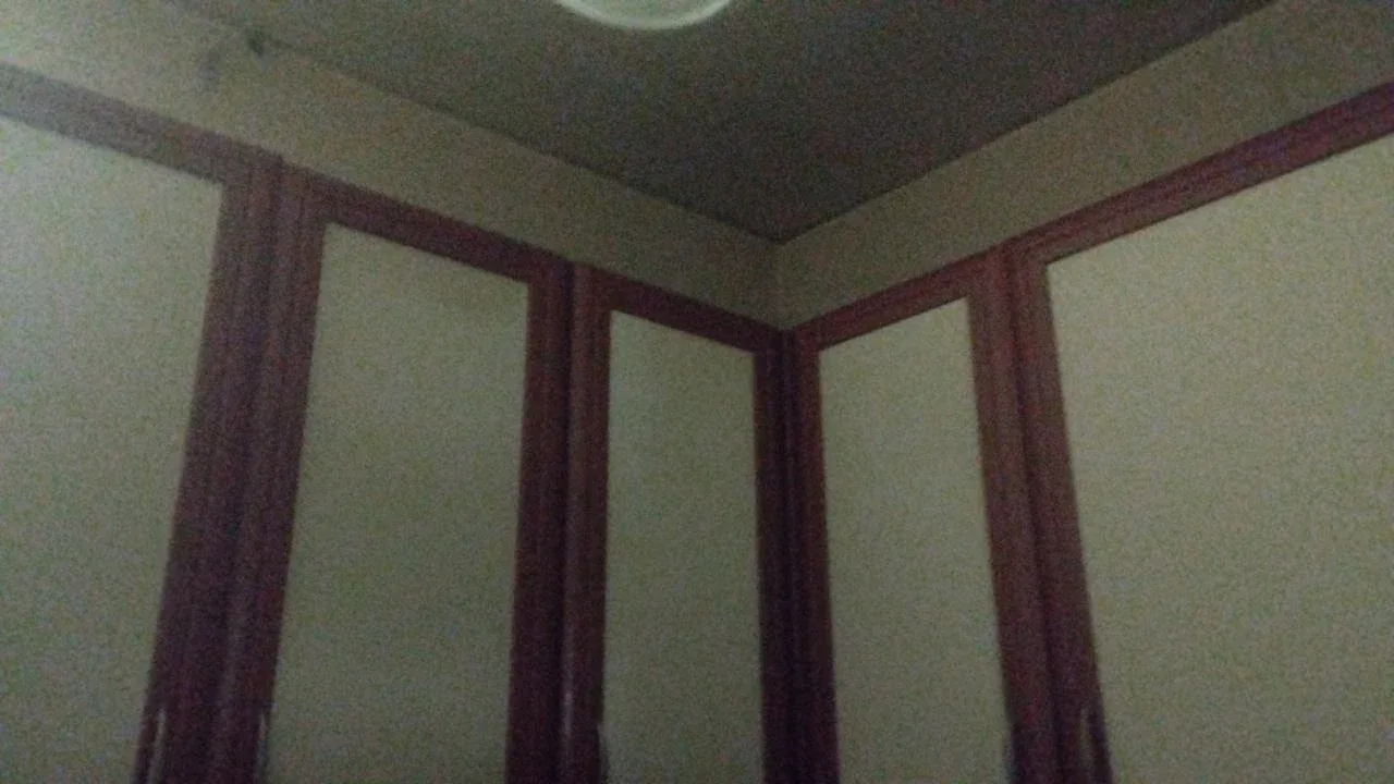 Uy rasmi 9