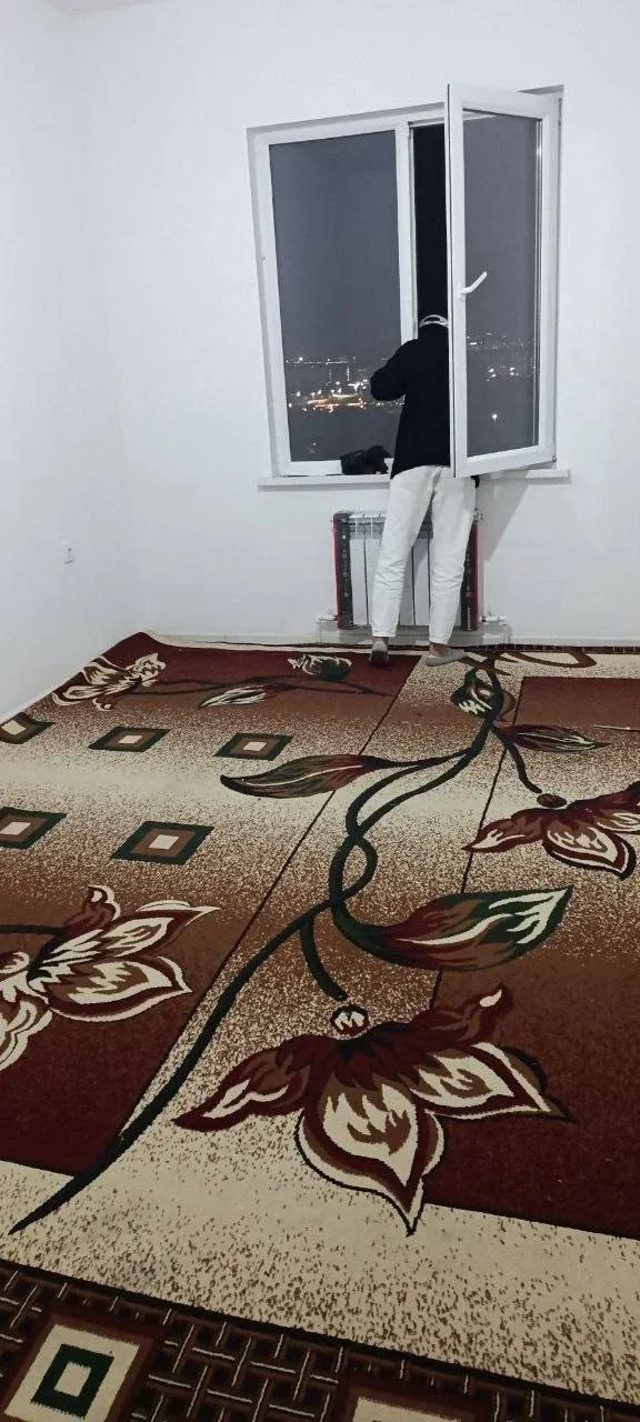Uy rasmi 1