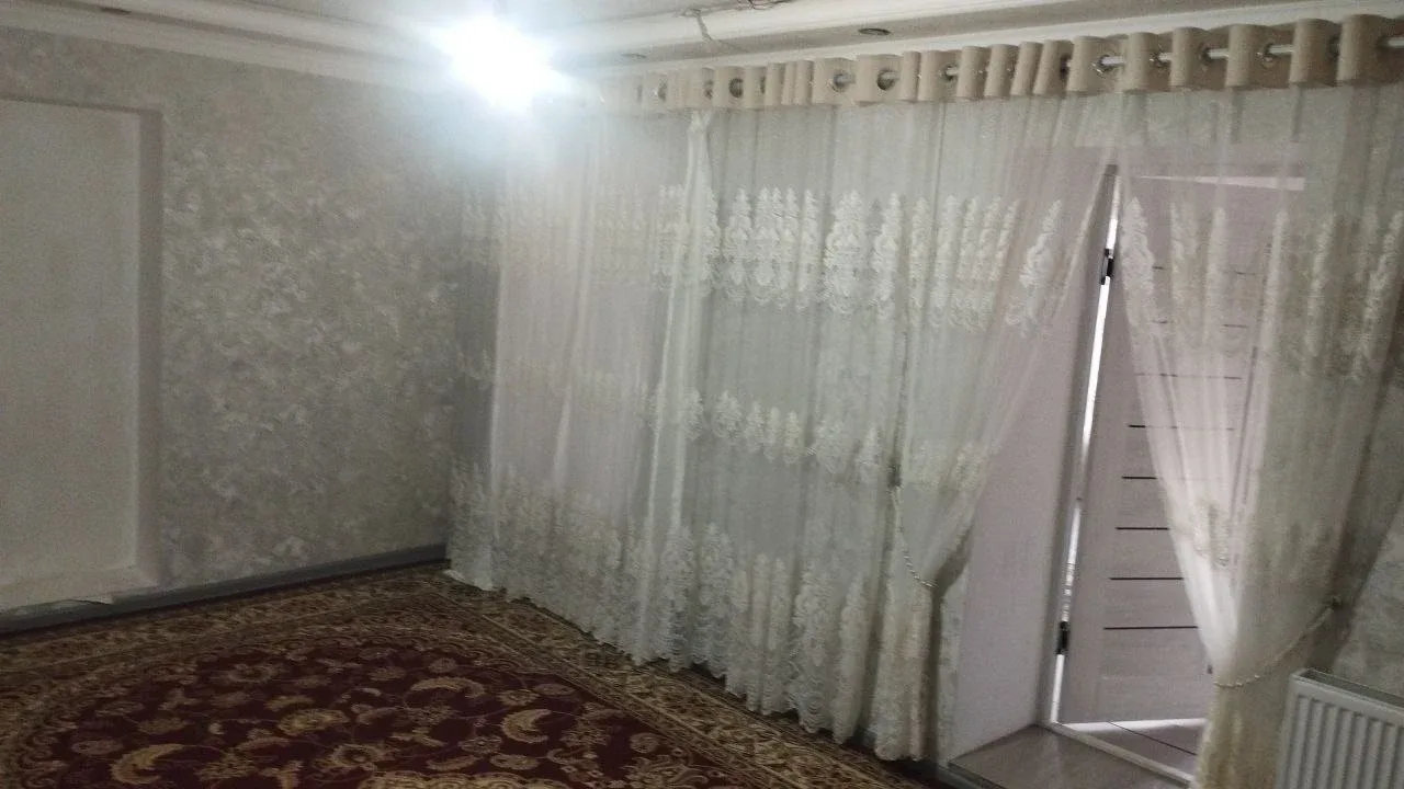 Uy rasmi 1