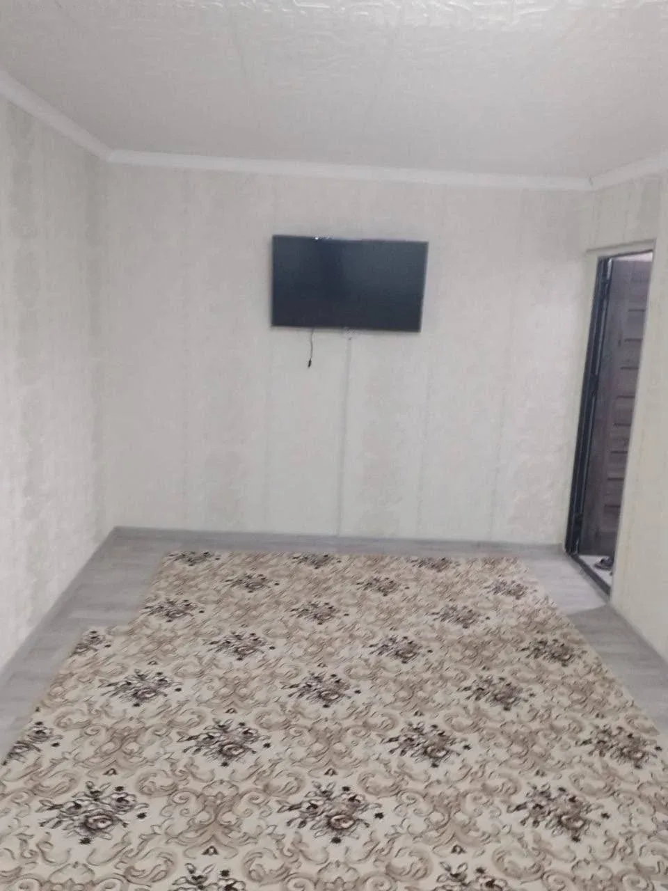 Uy rasmi 1