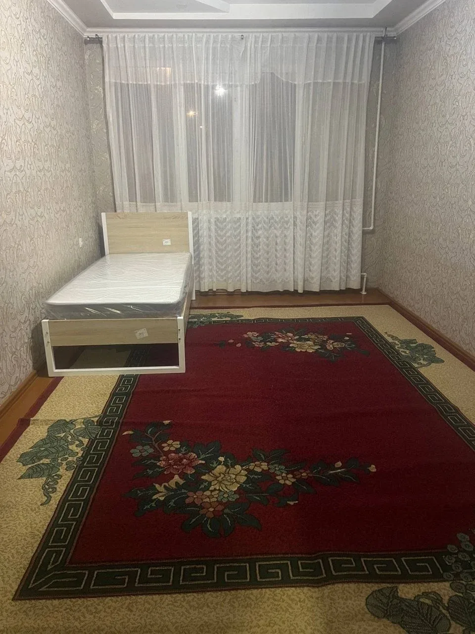 Uy rasmi 3