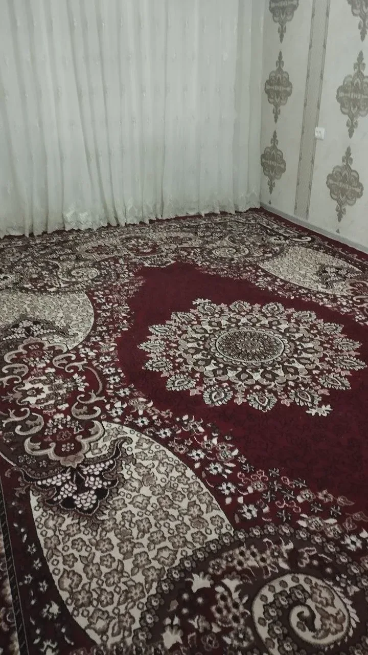 Uy rasmi 4