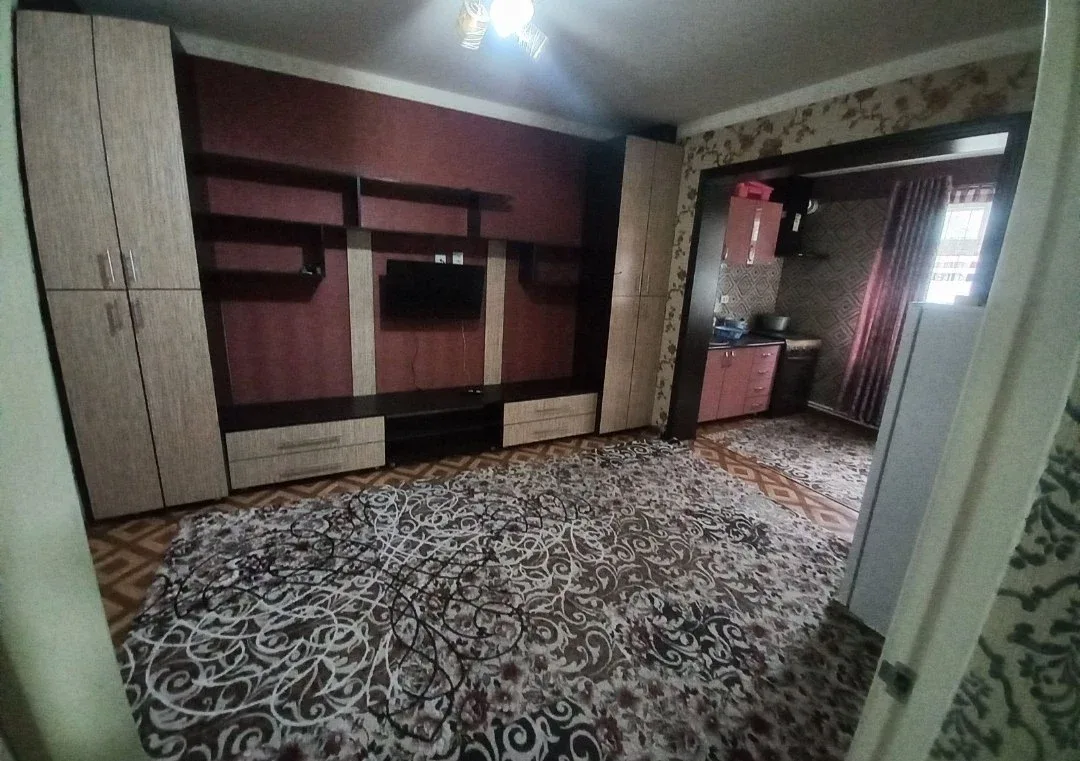 Uy rasmi 1