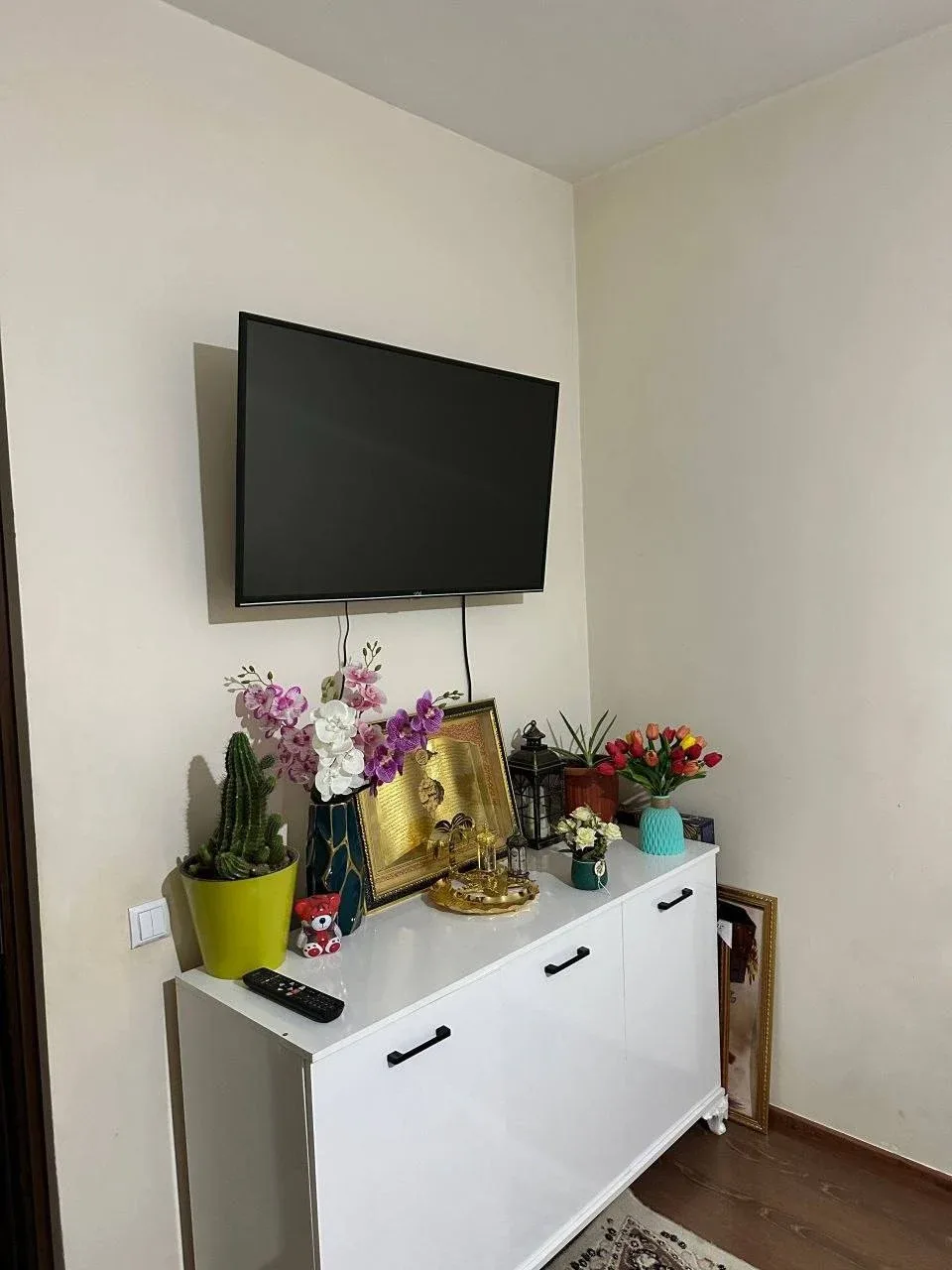 Uy rasmi 3