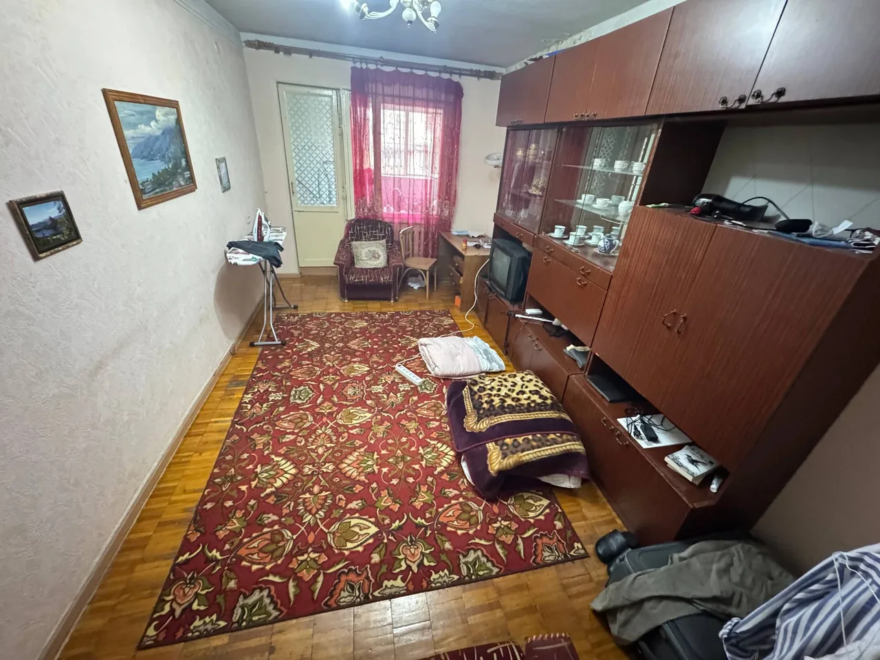 Uy rasmi 1