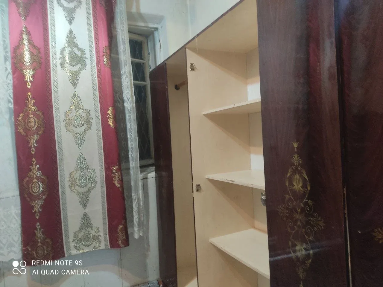 Uy rasmi 3