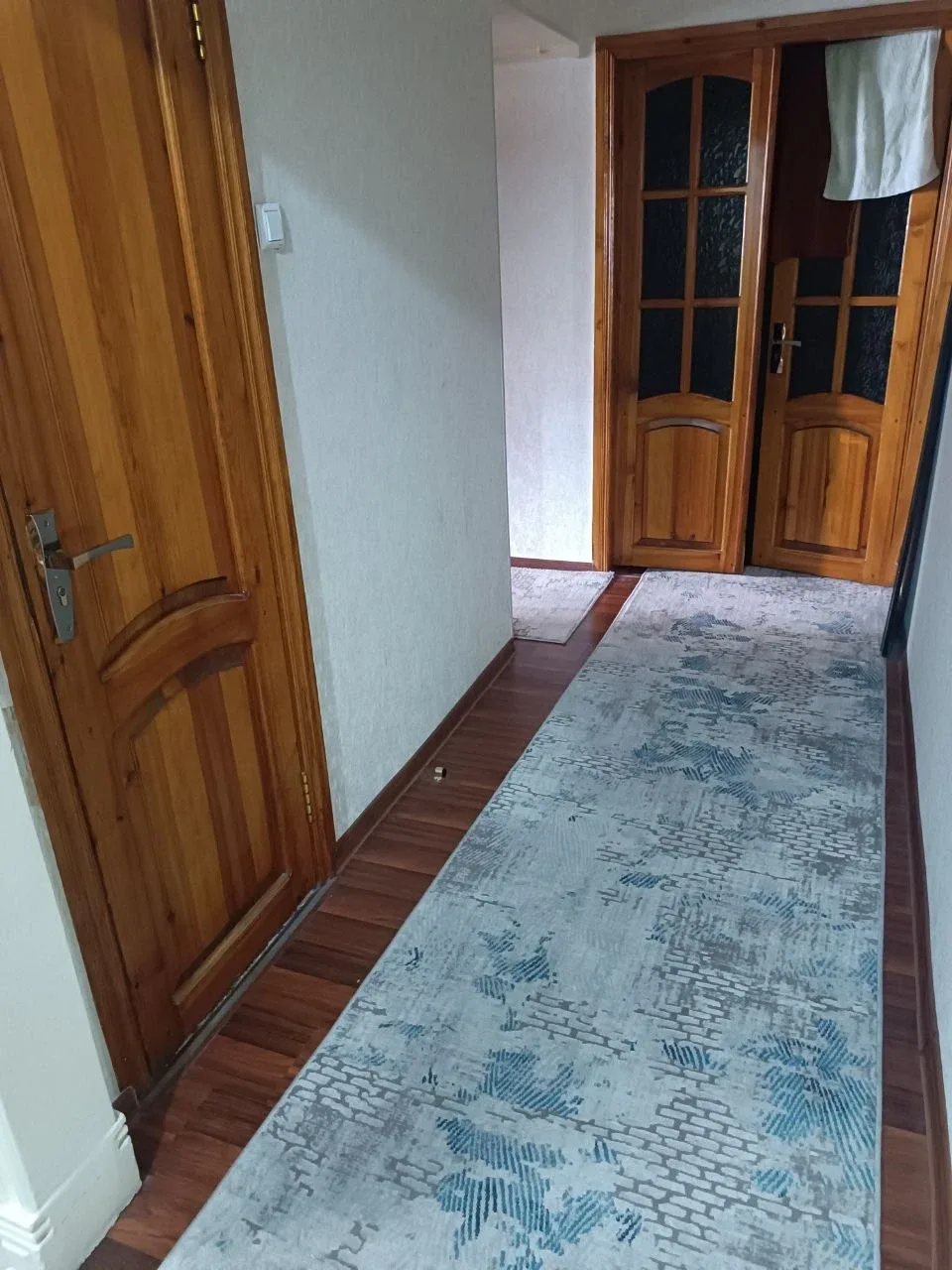 Uy rasmi 1