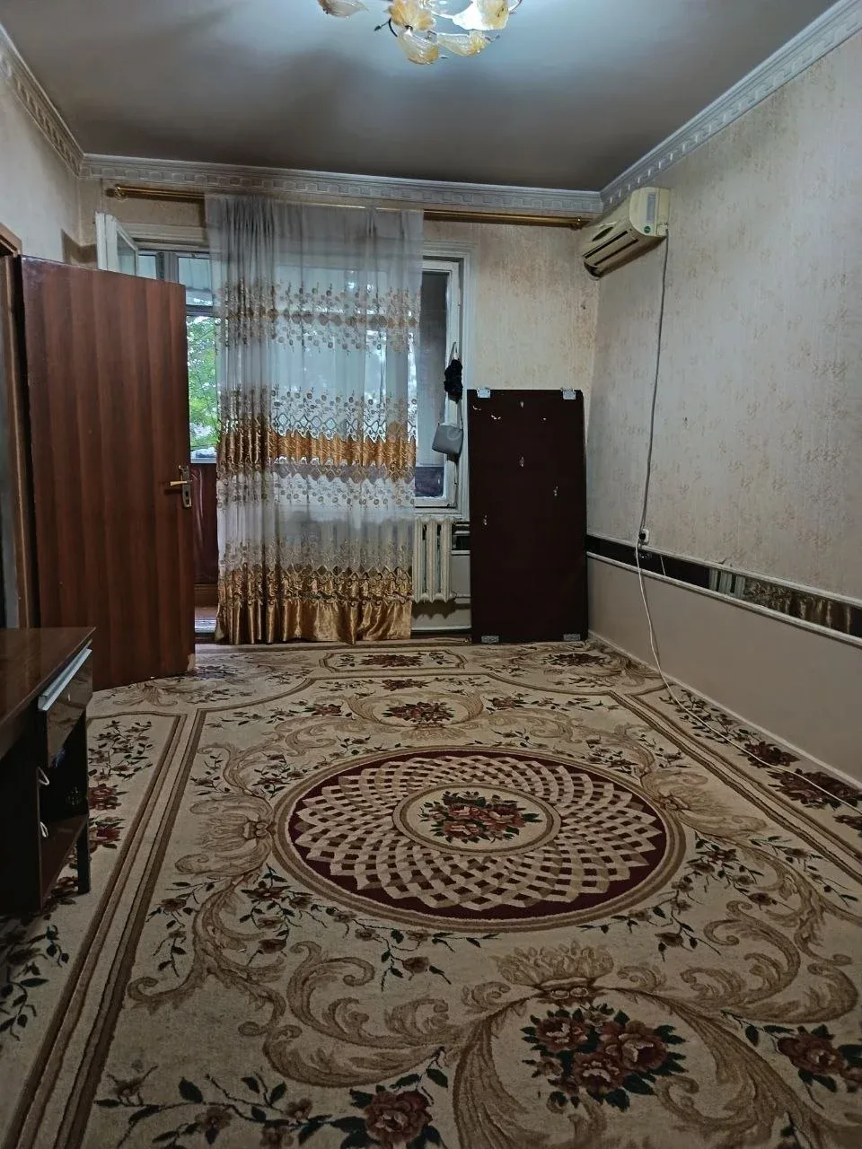 Uy rasmi 3