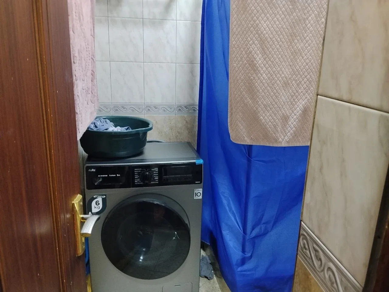 Uy rasmi 8