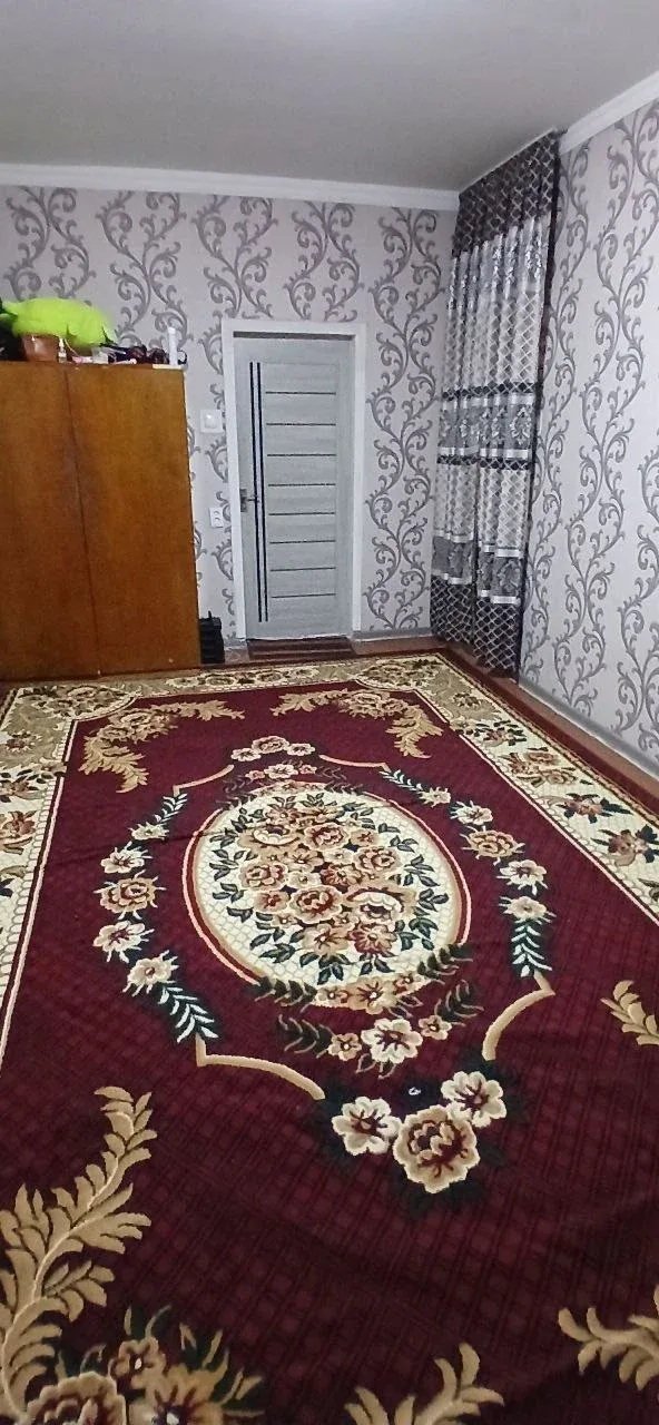 Uy rasmi 10