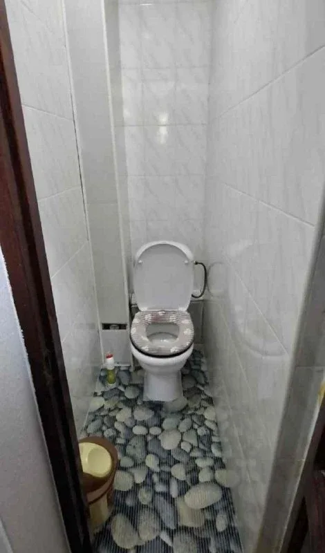 Uy rasmi 4