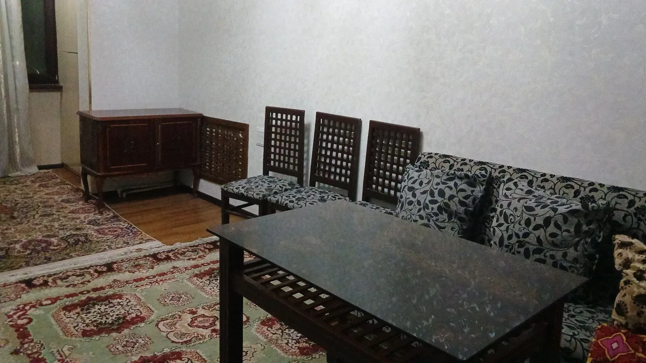 Uy rasmi 6